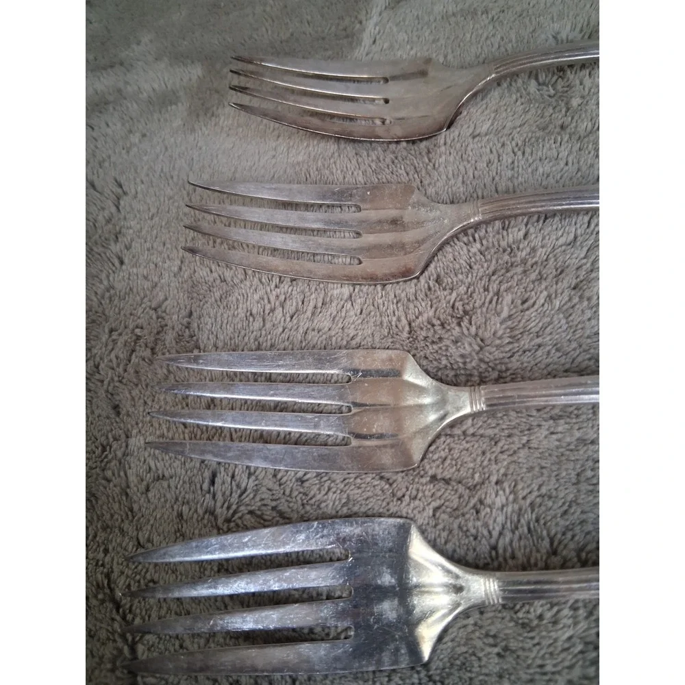 Vintage Oneida Community Coronation 1936 Silverplate Salad Forks Set of 8